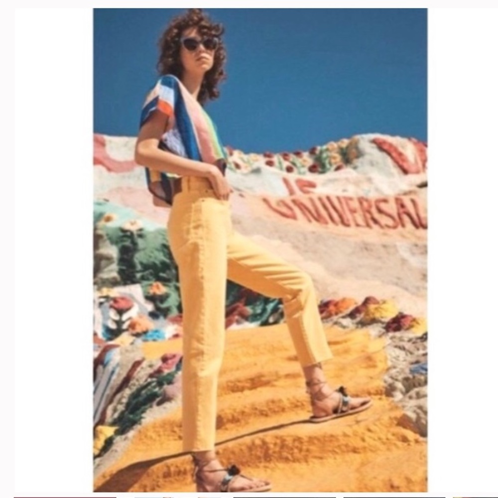 Levi's High Rise Demi Curve Jeans in Yellow